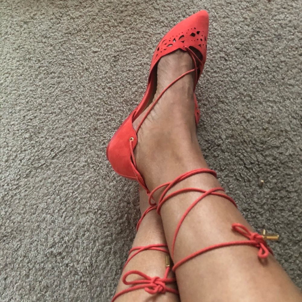 New flats tie-up the leg strings shoes.